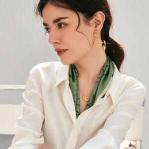 Camisa de manga larga con solapa de seda fina